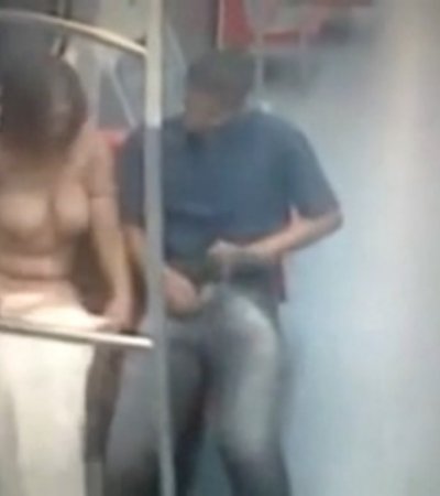 Gostosa de Vestido sem Calcinha Fudendo Dentro do Trem da CPTM